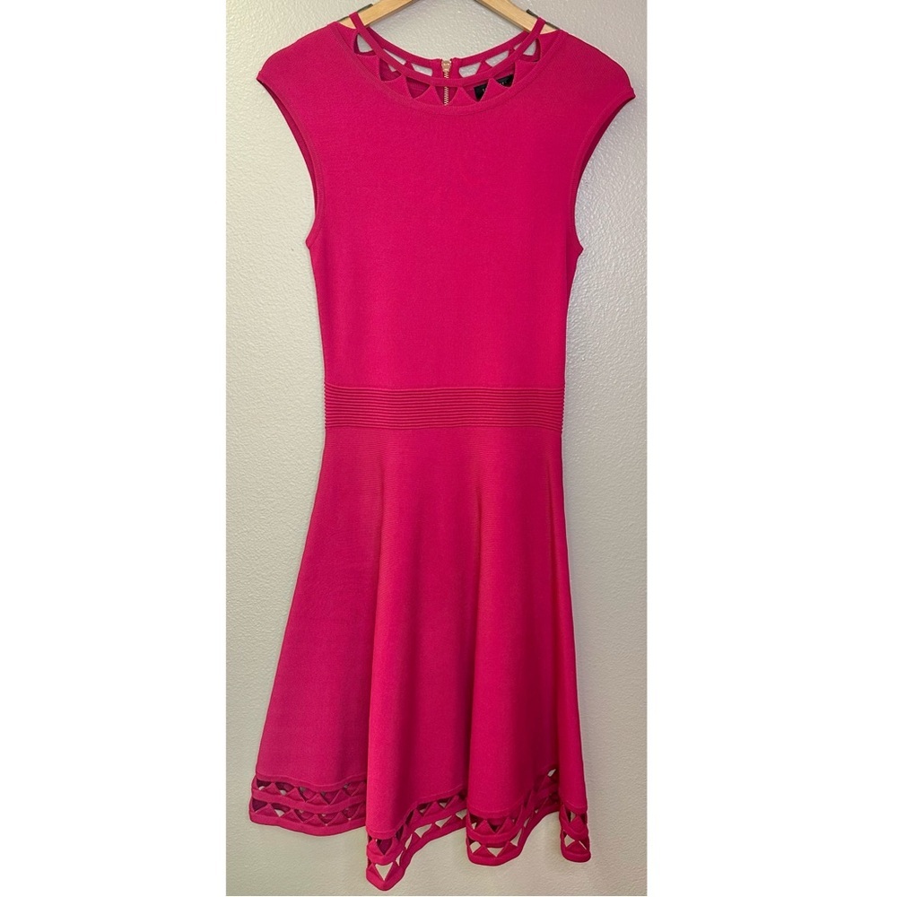 Ted Baker London Kathryn Cut Out Detail Elegant Sleeveless Pink Skater Dress - Picture 9 of 12